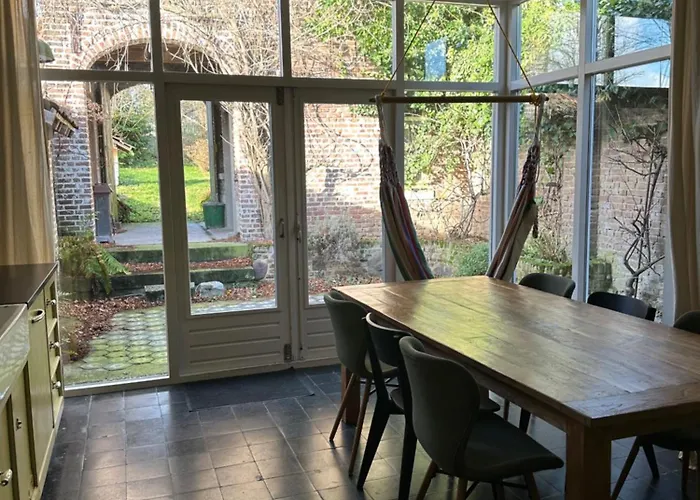 Maas Suites - The French House